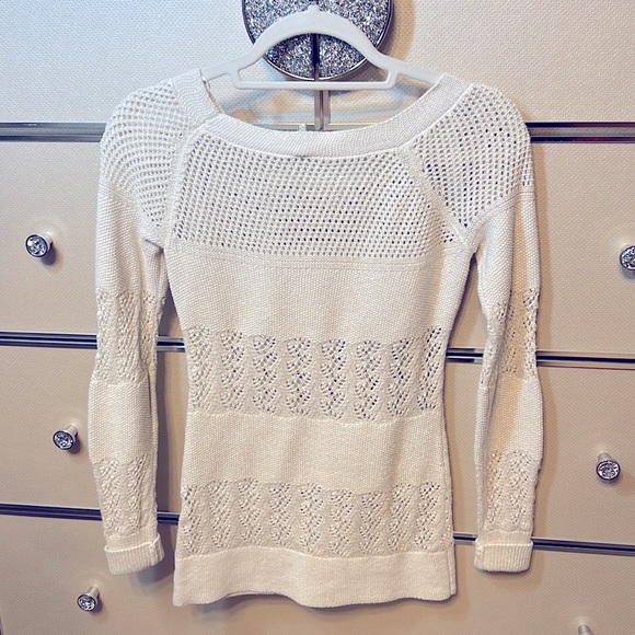 Guess Sweater - Picture 3 of 3